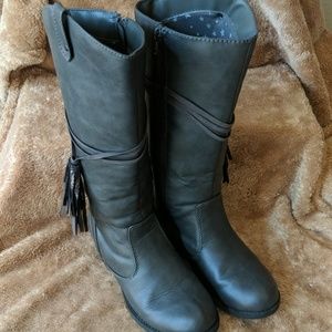 Austin trading company gray boots size 4
